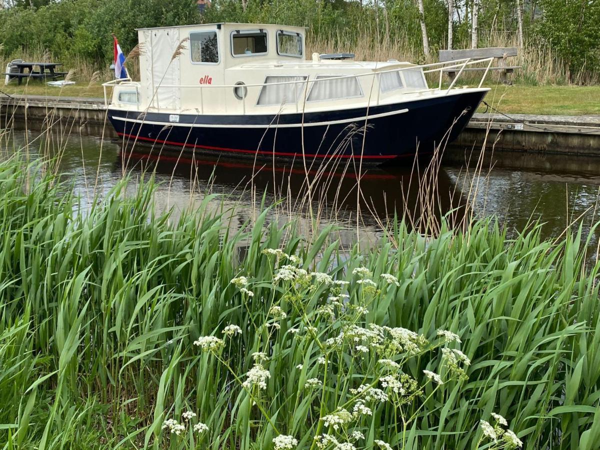 Boat Ella - Kamperen Op Het Water -Niet Om Mee Te Varen -Read Host Profile-Lees Hostprofiel Jutrijp Exterior photo